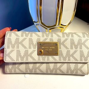 MK wallet